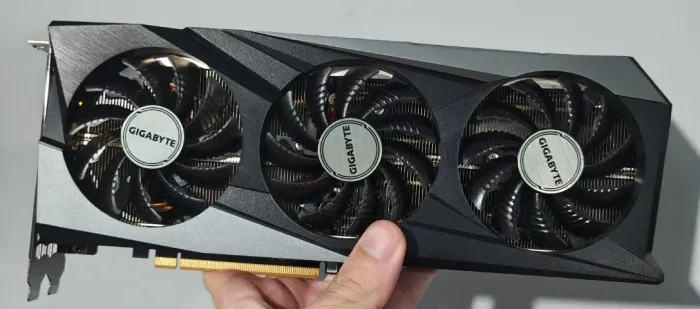 AMD RX 7600 8gb Gigabyte Triple fan