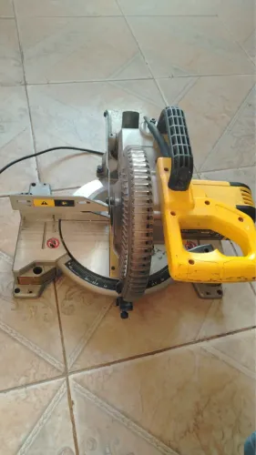 Policorte Esquadrilha Dewalt