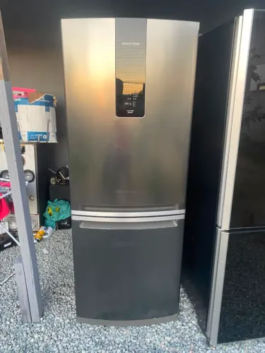 VENDO LINDA GELADEIRA BRASTEMP INVERSE FROST FREE INOX SEMI NOVA 