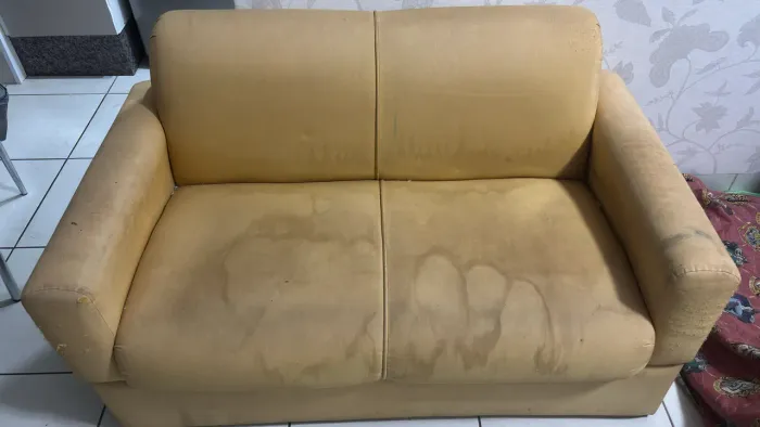Sofá usado dois lugares 