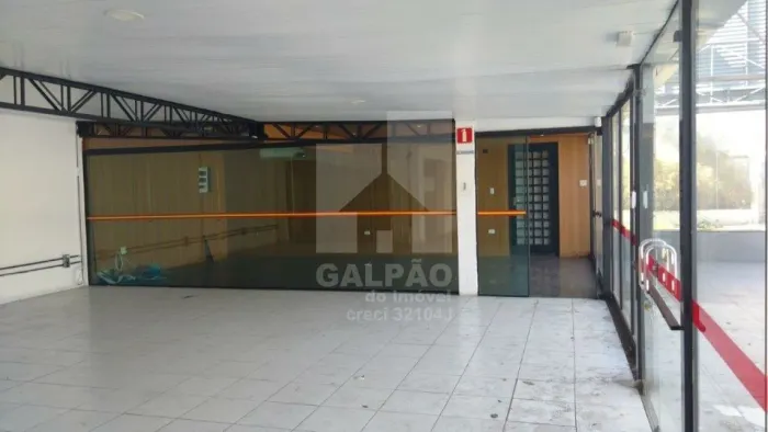 GALPÃO PRA LOCAÇÃO COM 380 M², NA AVENIDA DOS BANDEIRANTES, ÓTIMA OPORTUNIDADE!!!