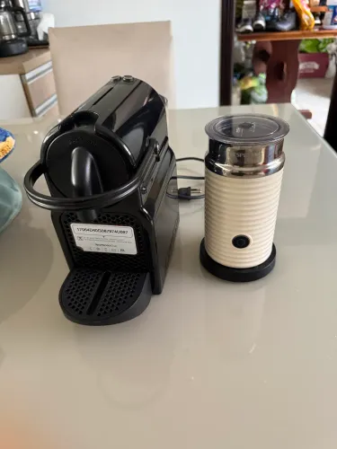 Combo Cafeteira Nespresso Inissia 220v e Nespresso Aeroccino 220v