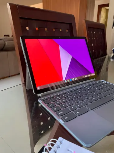 Lenovo Chromebook Duet, um tablet 2 em 1 com teclado destacável.