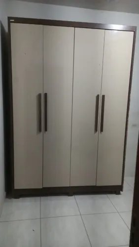 Guarda roupas 4 portas