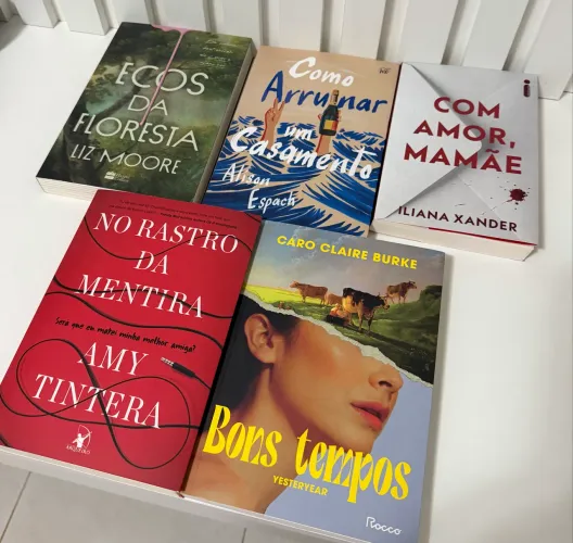 5 livros em excelente estado de conservação