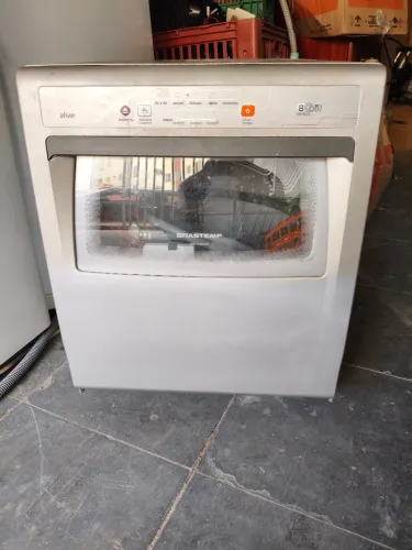 Bazar vende lava louças Brastemp Clian semi nova funcionando  só p interessado 