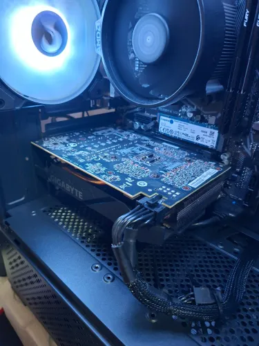 Placa de Video GTX 1650 Gigabyte