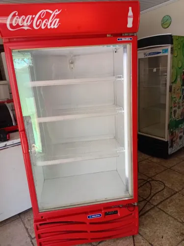 Expositor, vertical, frost free, Metalfrio, porta de vidro, 680L... esse tá chic!!!