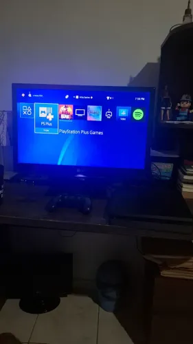 Vendo ps4 slim 500 gb