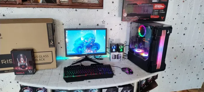 Computador i5, 16gb ram, ssd 240gb, monitor 19 polegadas LED, TUDO NOVO NAS CAIXAS