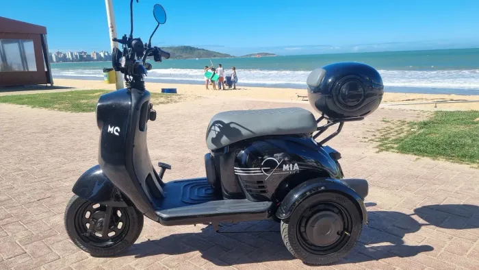 Vendo Triciclo Eletrico Mia Tri, NUNCA USADO, COM NOTA FISCAL, CONTATO * 