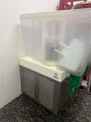 Vende-se refresqueira ibbi 30l 2 depósitos inox 