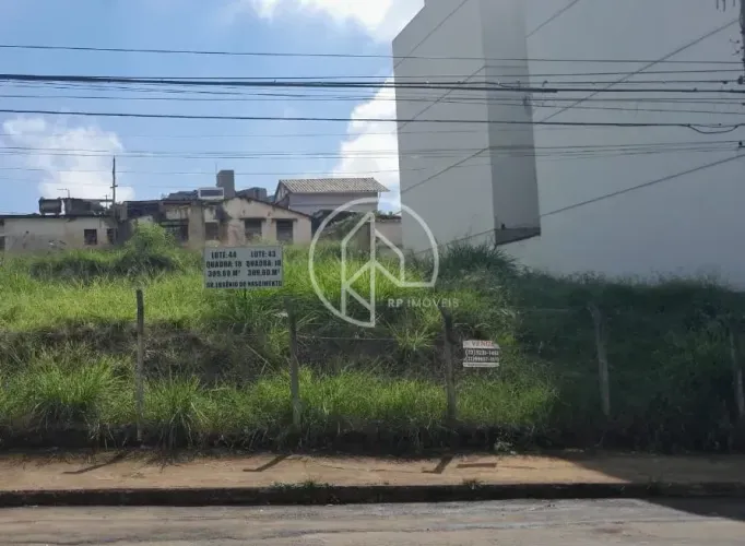 Imóvel para venda tem 619 metros quadrados em Aeroporto - Juiz de Fora - MG