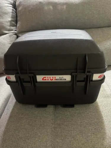 Baú Bauleto Moto Givi Monolock E27m Traffic Universal 27 Lts