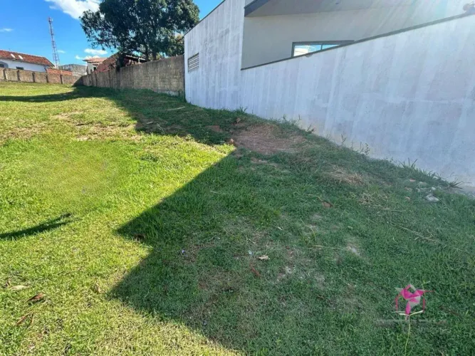 Terreno à venda - Jardim Alto das Águas - Santa Cruz da Conceição/SP