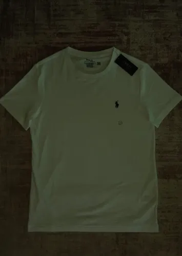 Pra facilitar a busca na OLX, eu usaria palavras que as pessoas realmente digitam: Camisa