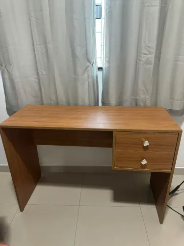 Vende-se mesa de escritório/estudos
