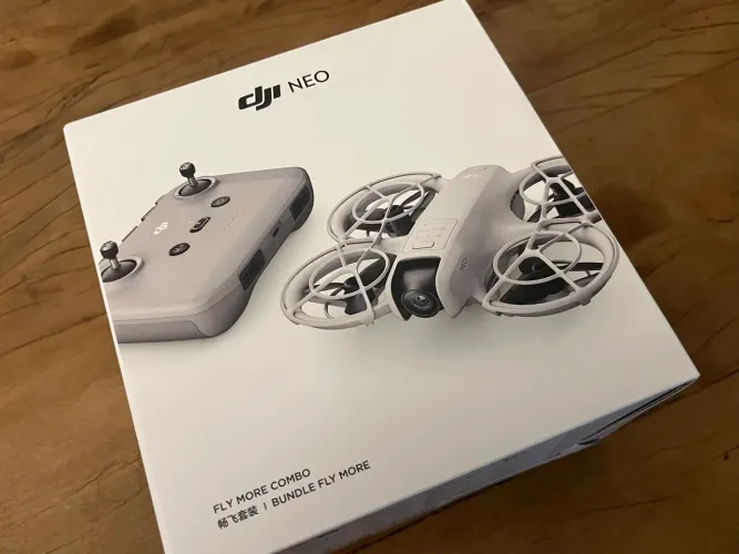 Drone DJI Neo - kit fly more
