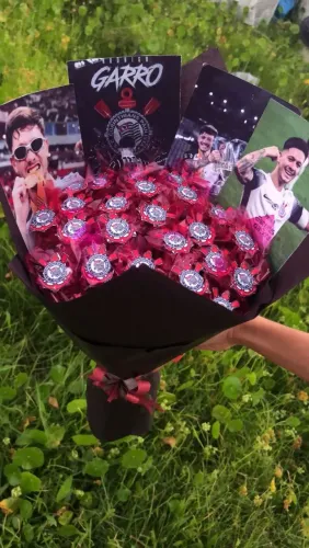 PRESENTES: BUQUÊS de cetim, borboleta, outros