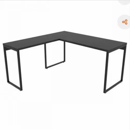 Mesa em L sem marcas de uso