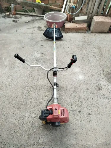 Roçadeira á gasolina Garthen
