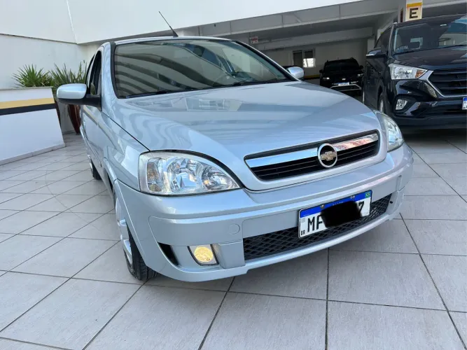 Chevrolet Corsa Hat. Premium 1.4 8V Econoflex 5P 2009