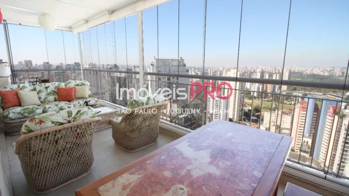 Cobertura com 425,35m² 4 suítes 04 vagas