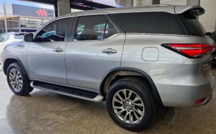 Toyota Hilux SW4 SRX 4X4 2.8 TDI 16V Dies. Aut. 2021