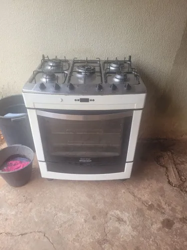 Vendo fogão usado + pra velho mas funciona normal