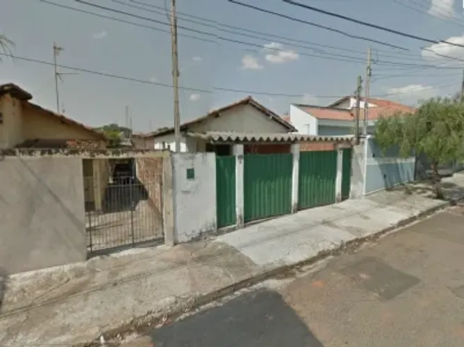 Locação de Casas / Padrão na cidade de São Carlos