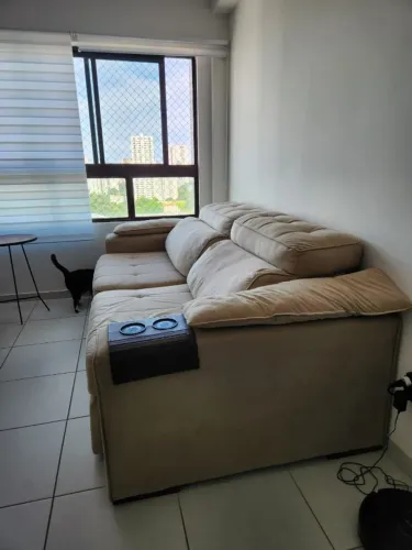 Sofá retrátil e reclinável