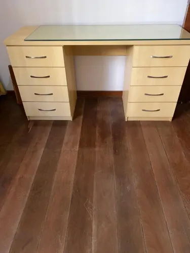 Mesa para escritório com gavetas