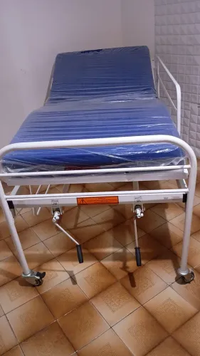 Cama hospitalar c/2 manivelas + colchão