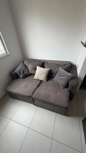 Sofá em bom estado de uso