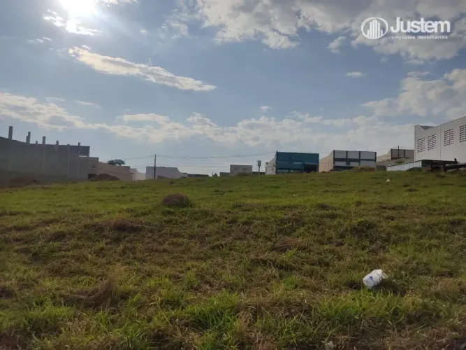 Terreno para locação no Distrito Comercial Vitória Martini