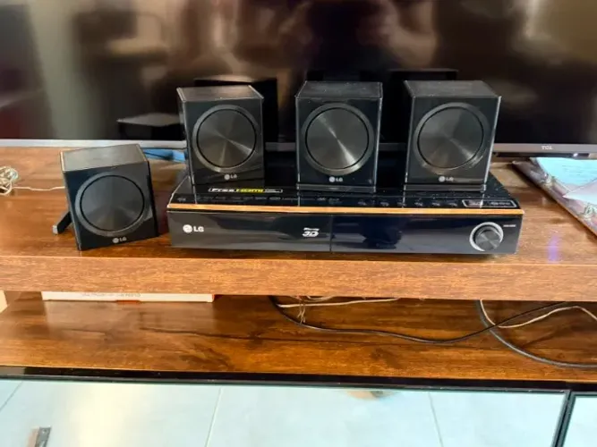 Home theater Blu Ray LG HB806SV 850W RMS
