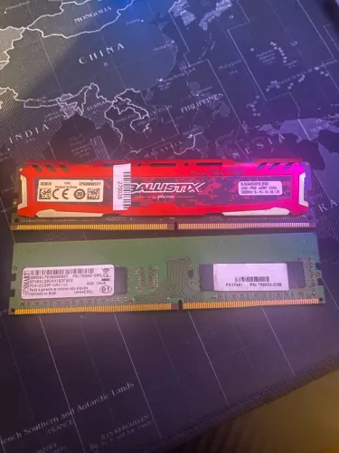 2 Memória RAM DDR4 de 4gb cada