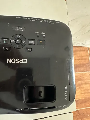 Projetor Epson w8 com garantia de 6 meses