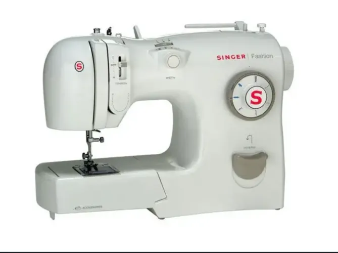 Máquina de Costura Singer