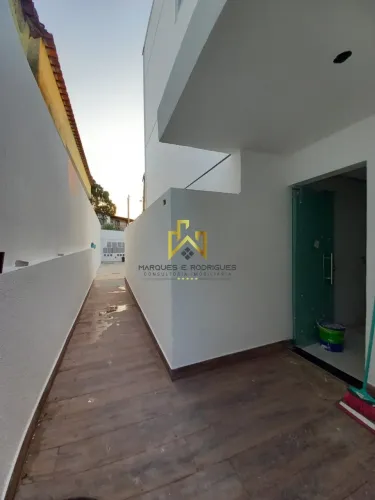 Excelente apartamento com área privativa, NOVO, à venda no Bairro Candelária.