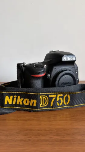 Câmera Nikon D750 50mil cliques