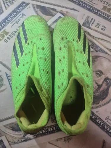 Chuteira adidas messi verde