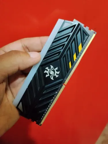 Memória Ram 8GB 3000Mhz RGB DDR4 XPG - ACOMPANHA COOLER
