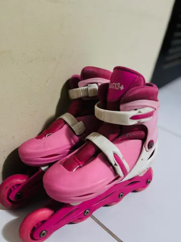 Patins Inline Rosa com Rodas de LED 