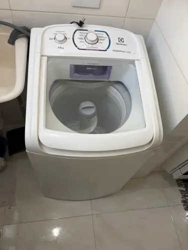 Máquina de lavar roupa Electrolux Essential Care 11kg Les11 (Usado)
