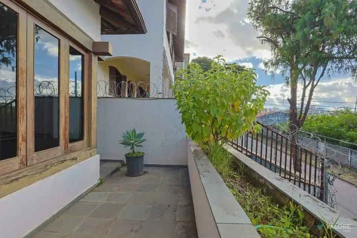 Casa 4 quartos para aluguel no Santa Lúcia