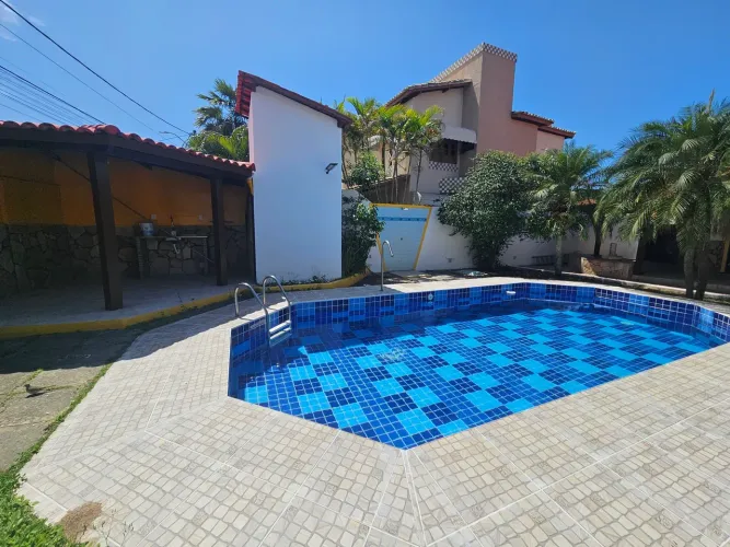 ALUGO EXCELENTE CASA EM IPITANGA