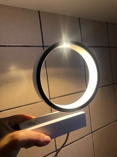 Luminária LED Circular Portátil - Luz de Mesa
