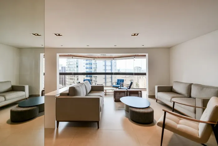 Apartamento para locação em Moema com 4 quartos, sendo 4 suítes, 232m²