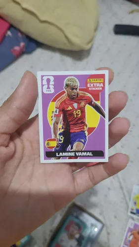Figurinha legend oficial Lamine Yamal bordô